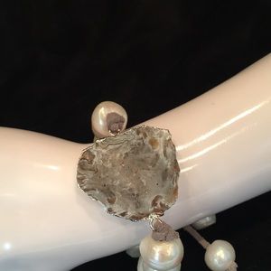 Cultured pearl and polished stone bracelet